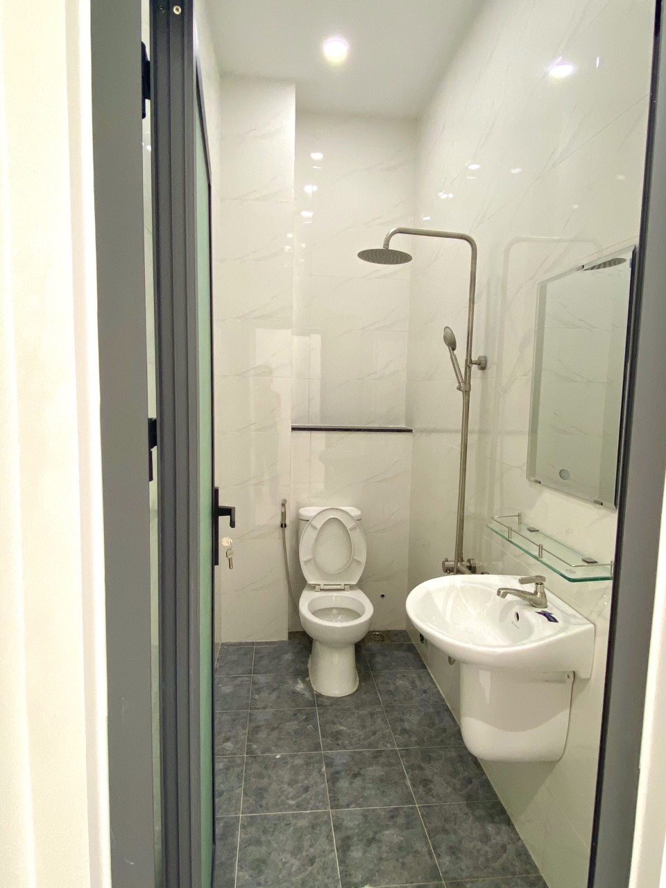 z2430833669111_82df796f4ca4f7915b2ebf58141216f2